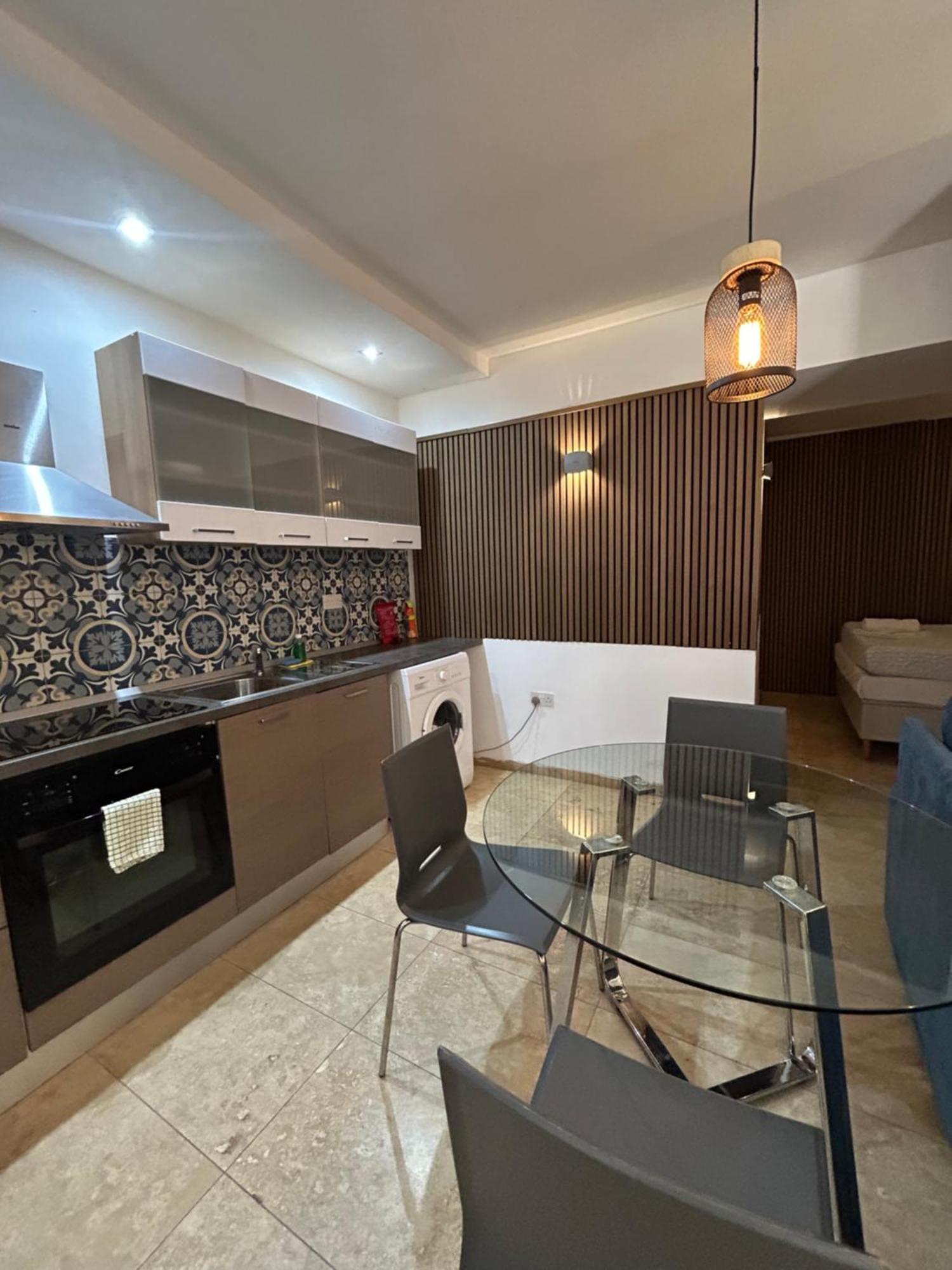 St Ursula Apartment La Valletta Esterno foto